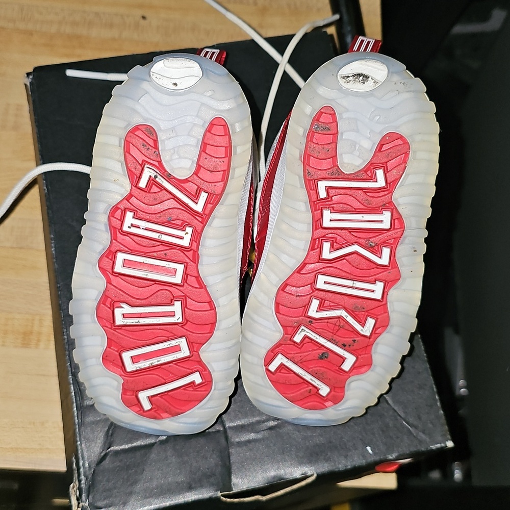 Jordan 11 Retro (TD) Cherry - Picture 4 of 5
